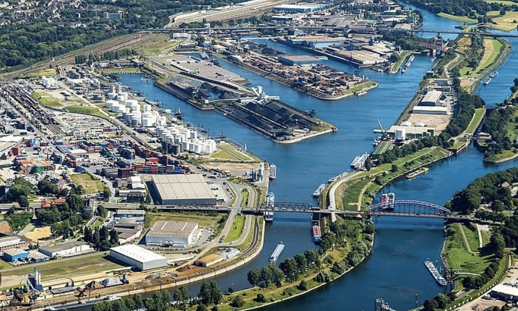 Nwsbrf 56 duisburg hafen 2